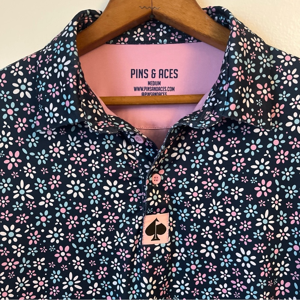 Pins & Aces Bold All Over Print Flower Daisy Power Fun Golf Polo Shirt Men’s M